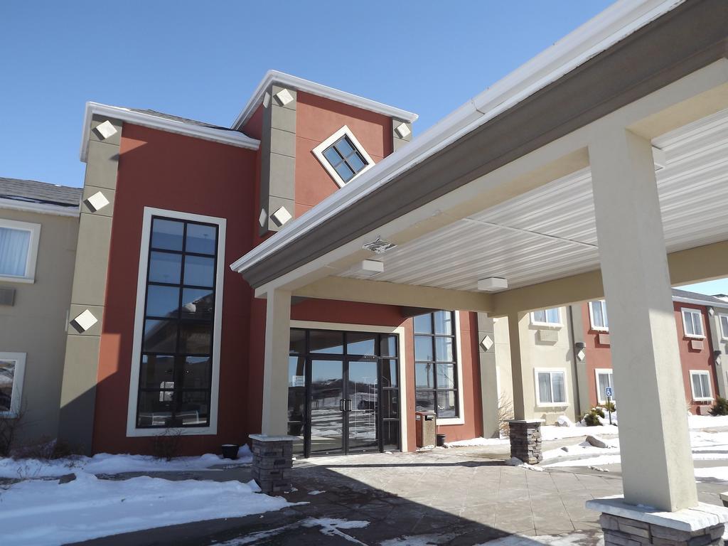 Howard Johnson By Wyndham Oacoma Hotel & Suites Exterior photo